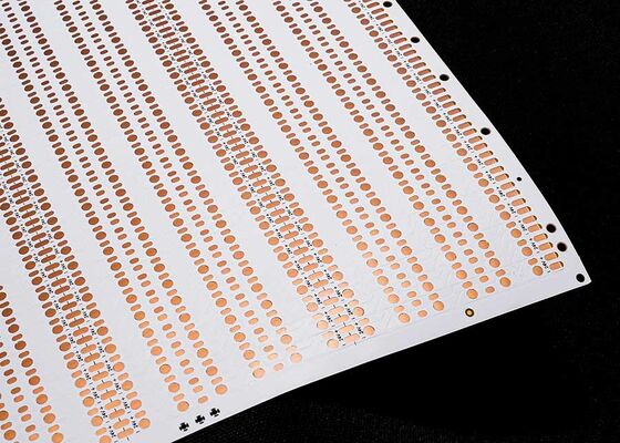 ซื้อ บอร์ดวงจร FPC LED แบบยืดหยุ่นที่มีแสง LED 2835 ริมและฟิล์มสีขาวสําหรับการใช้งานป้องกันไฟระดับ V0 online manufacture