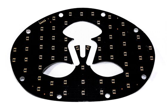 ซื้อ SMT ความแม่นยําและ PCB ที่ยืดหยุ่น การผลิตสําหรับ LED ที่มีความก้าวหน้า แผ่นหน้ากากแสง LED ที่น่าเชื่อถือ หน้ากากความงาม LED พิมพ์แผ่นวงจรที่ให้ความมั่นคง การรับรองการปฏิบัติงานทางการแพทย์ IATF16949 GB/T SMT online manufacture