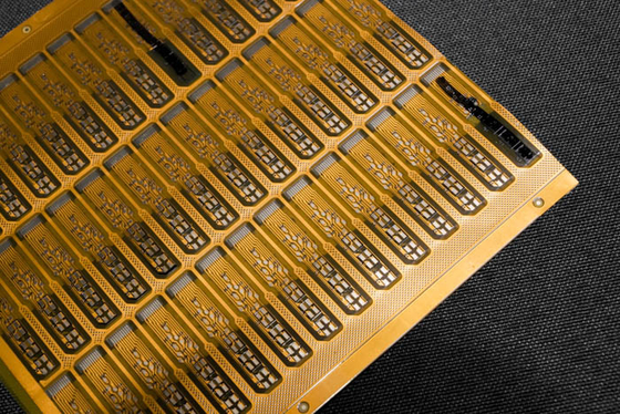 แผ่นเสริมความแข็งแรงสำหรับชุดหูฟัง Bluetooth FPC ชุดประกอบแผงวงจรพิมพ์ HDI อิเล็กทรอนิกส์ พร้อมฟิล์มสีเหลืองสองด้าน โรงงานผลิตแผงวงจรของคุณเอง