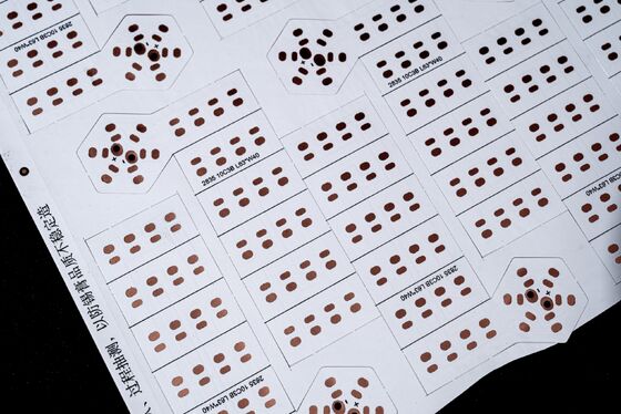 แผงวงจรพิมพ์แบบยืดหยุ่นสองชั้นพร้อมระดับการป้องกันไฟ V0 และความหนา 0.25 มม. สำหรับไฟ LED