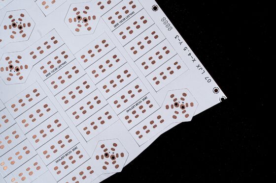 PCB แบบยืดหยุ่น 2 ชั้น พร้อม LED Beads 5050RGB และ OSP Antioxidant สําหรับ LED Strip